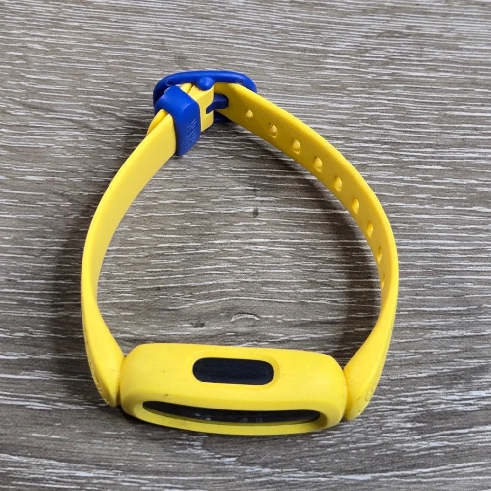 Fitbit Inspire 2 Minions Special Activity Tracker Watch Yellow Tested fb418